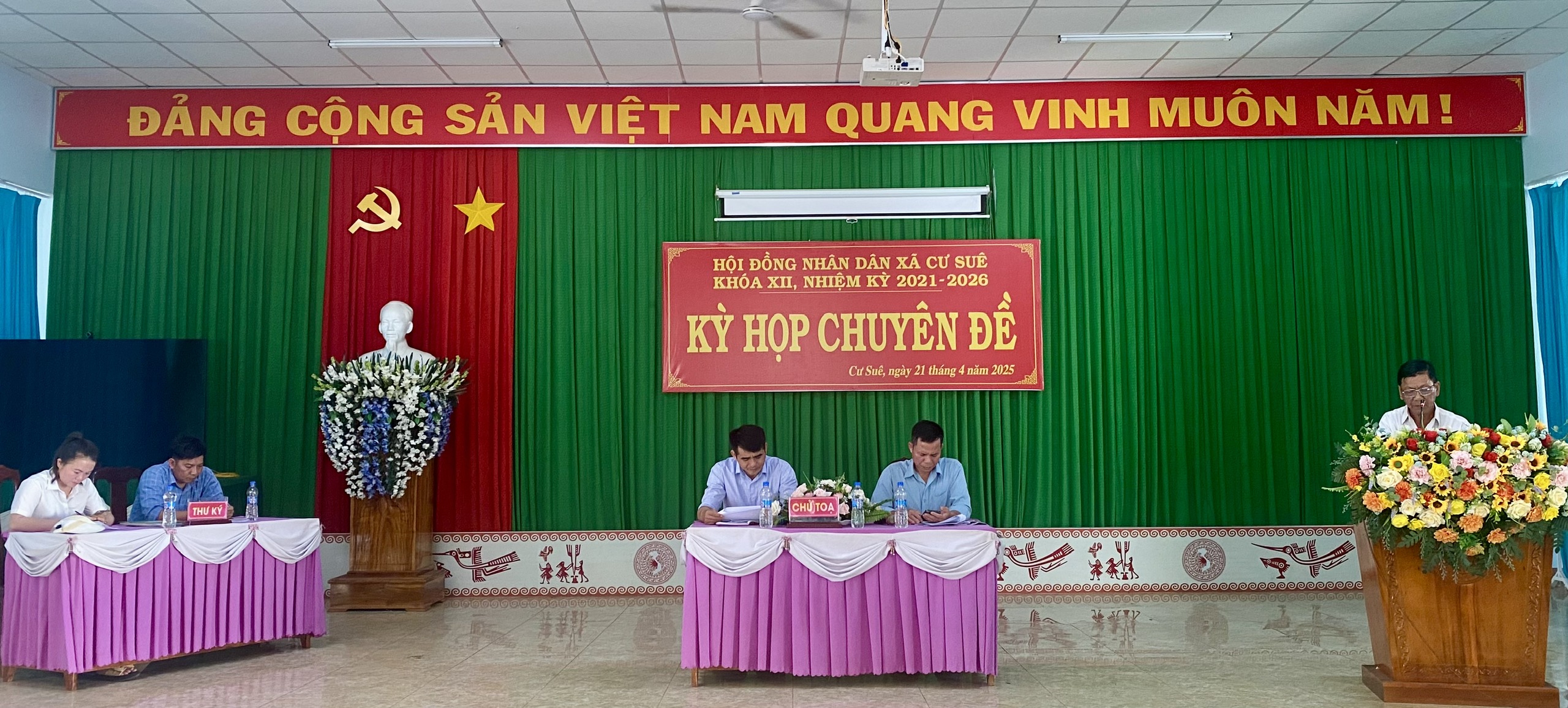 HĐND xã Cư Suê tổ chức thành công kỳ họp chuyên đề thứ 2, khóa XII, nhiệm kỳ 2021 – 2026